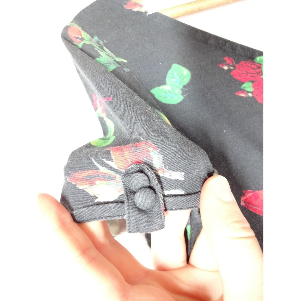 Unique Vintage Rose Floral Dress Medium Black Red Rockabilly Pinup Swing Goth - Picture 4 of 12